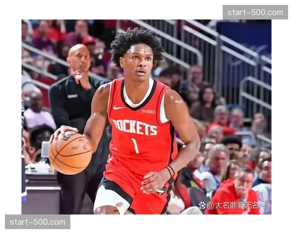 火箭阿门汤普森攻防一体表现 全能前锋对控场贡献多元